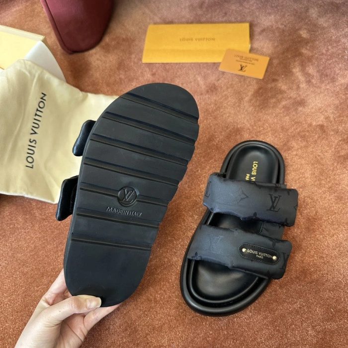 LV SANDALS