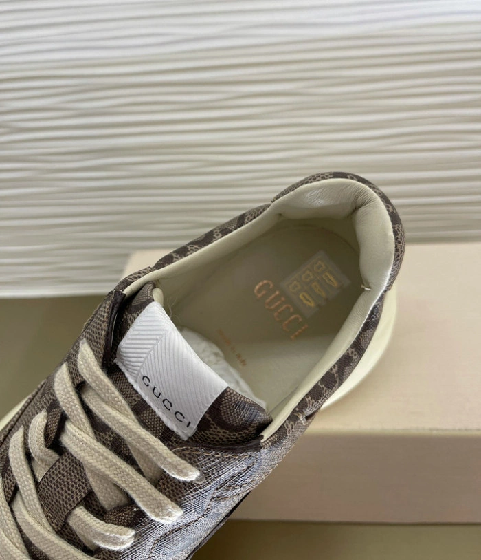LV SANDALS