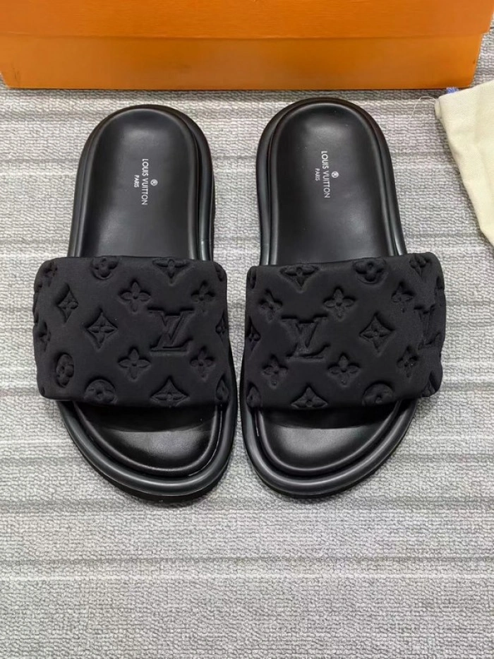LV SANDALS
