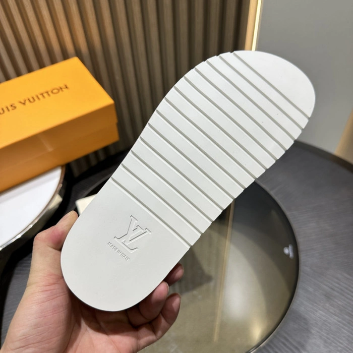 LV SANDALS