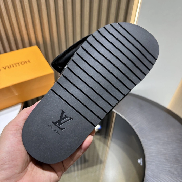 LV SANDALS