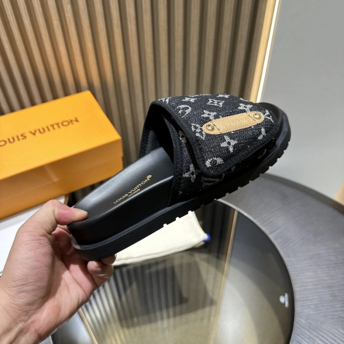 LV SANDALS