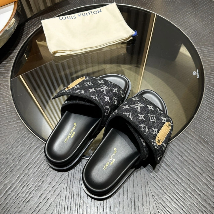 LV SANDALS