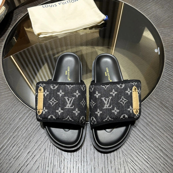 LV SANDALS