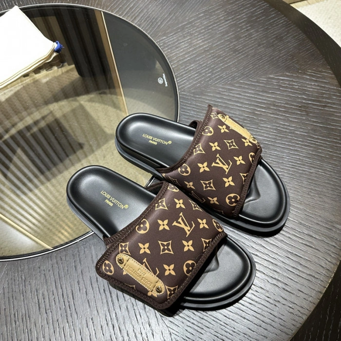LV SANDALS
