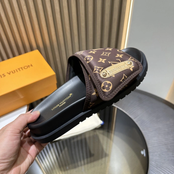 LV SANDALS