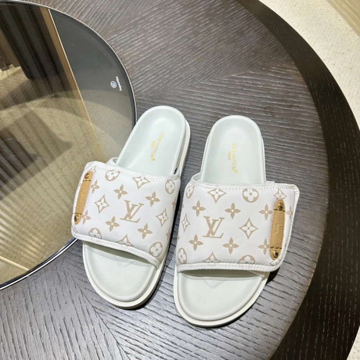 LV SANDALS
