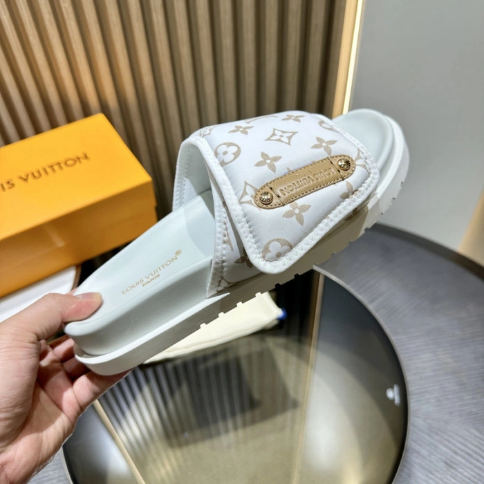 LV SANDALS