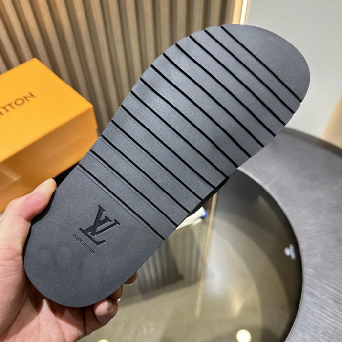 LV SANDALS