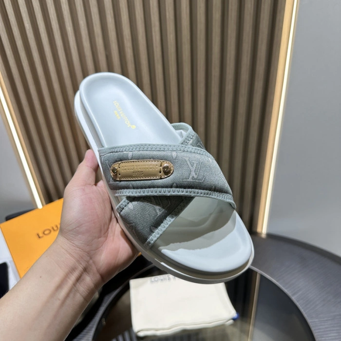 LV SANDALS