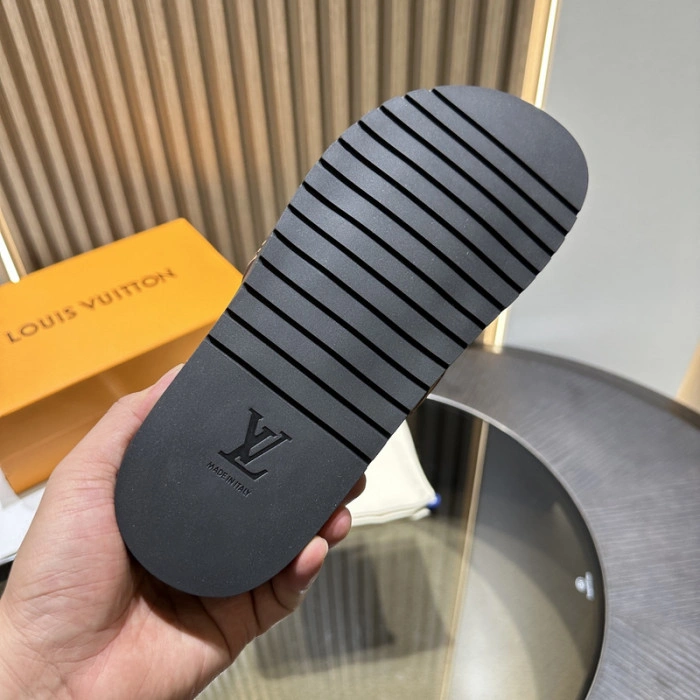 LV SANDALS