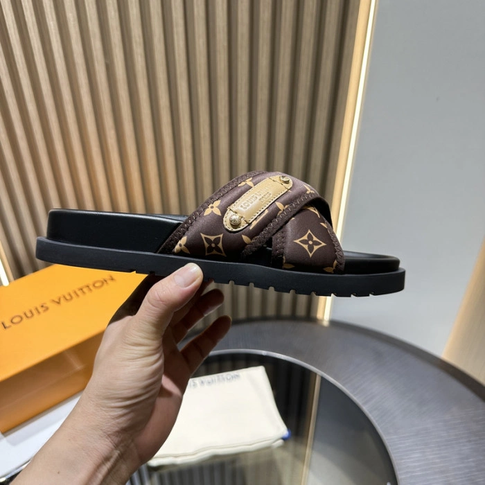 LV SANDALS