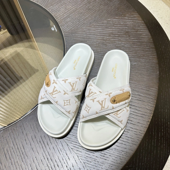 LV SANDALS
