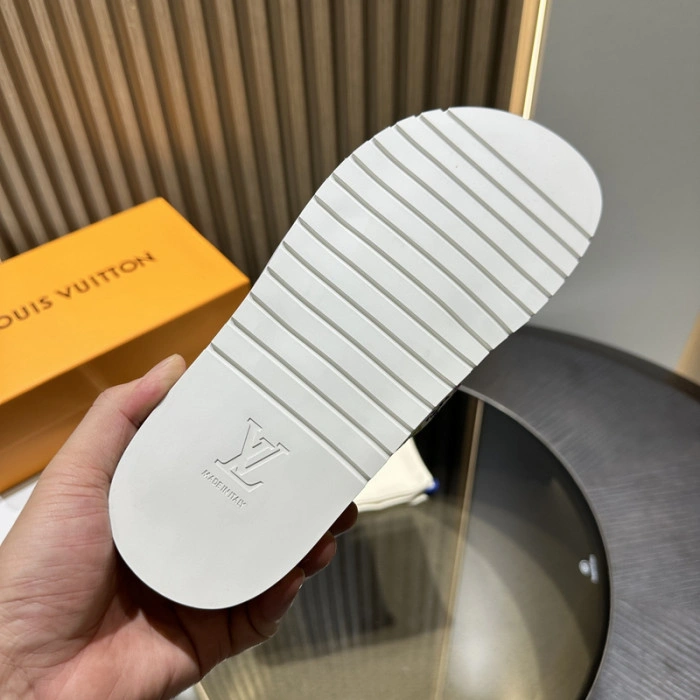 LV SANDALS