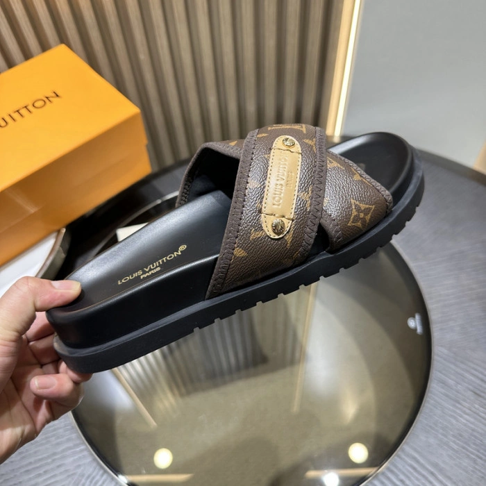 LV SANDALS