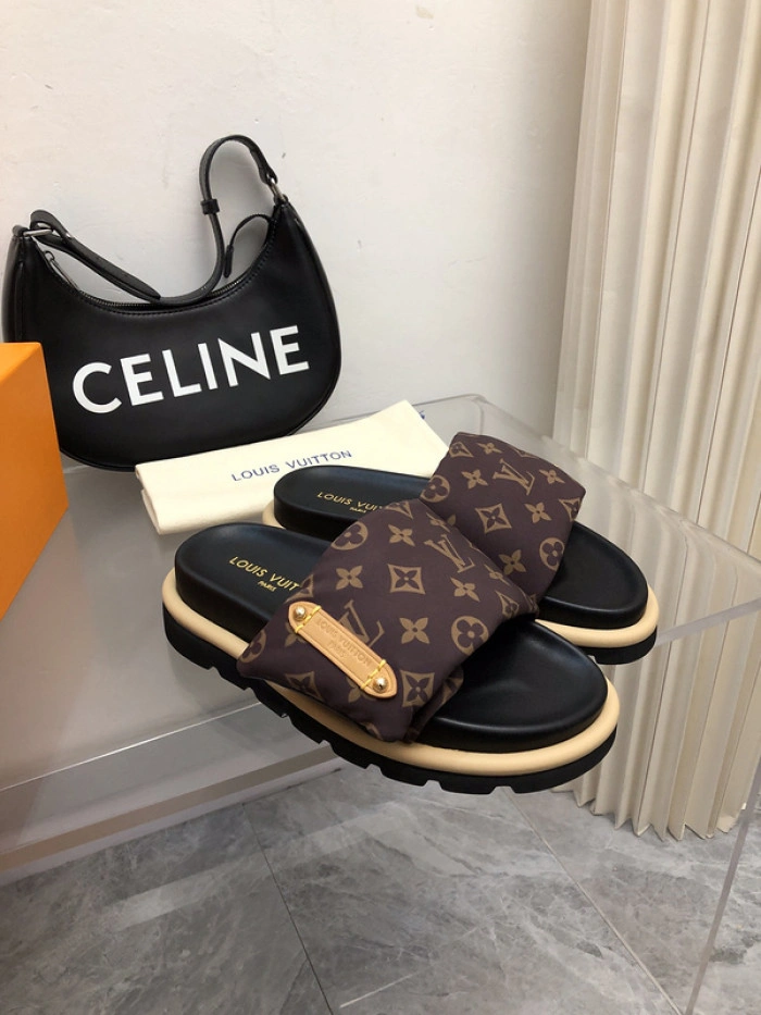 LV SANDALS