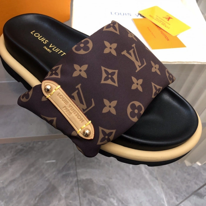 LV SANDALS