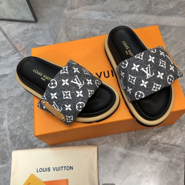 LV SANDALS