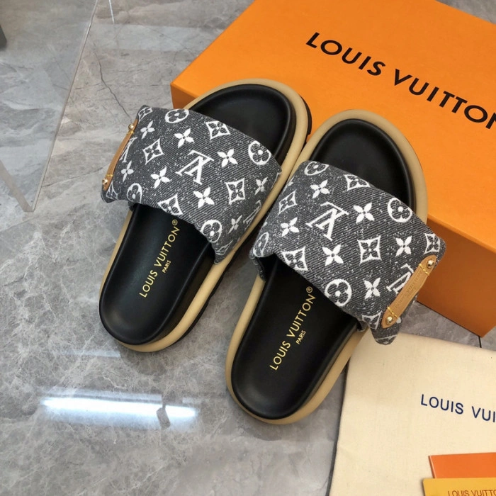 LV SANDALS
