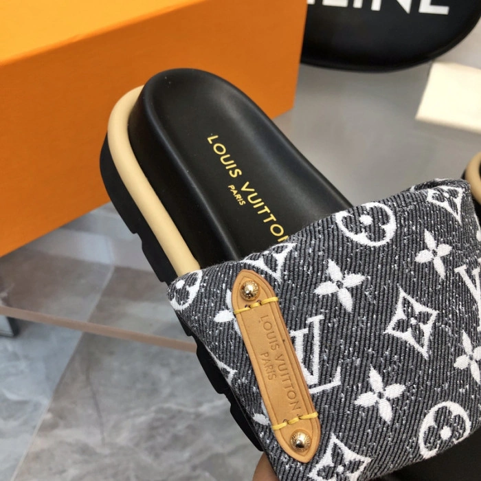 LV SANDALS