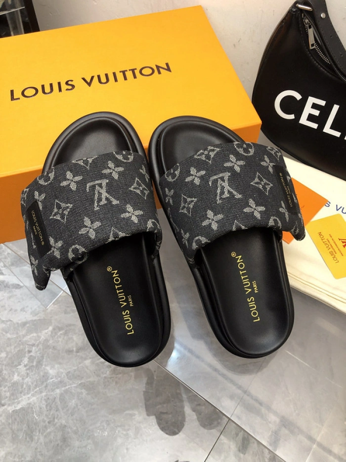LV SANDALS