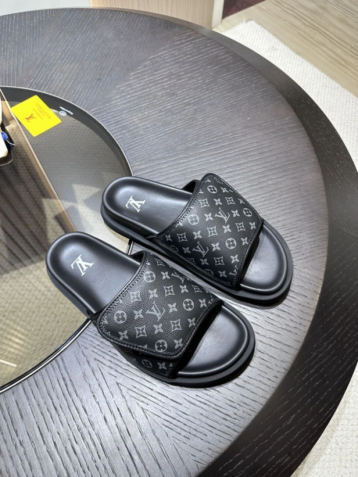 LV SANDALS