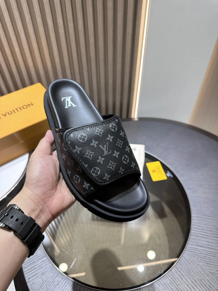 LV SANDALS