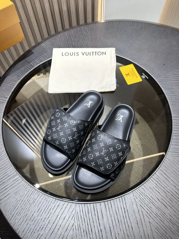 LV SANDALS