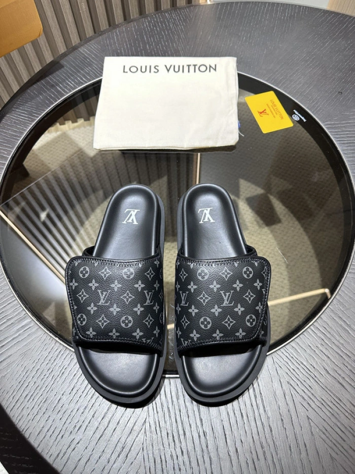 LV SANDALS