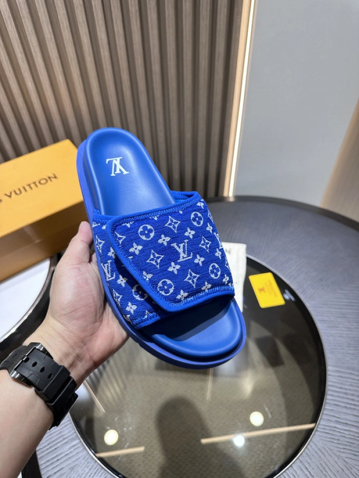 LV SANDALS
