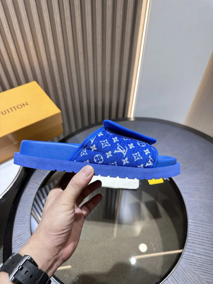 LV SANDALS