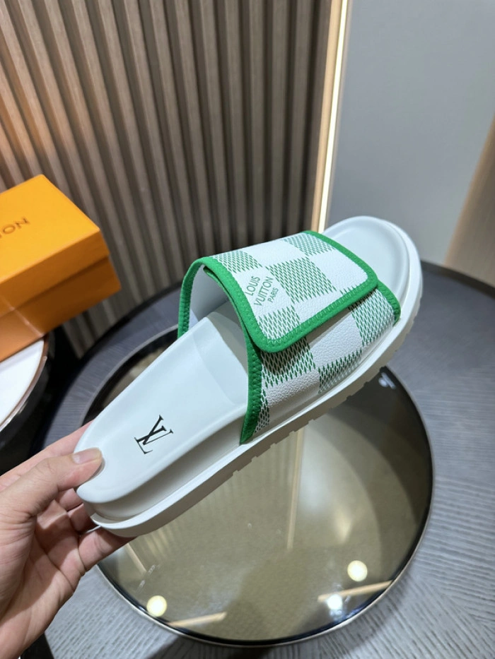 LV SANDALS