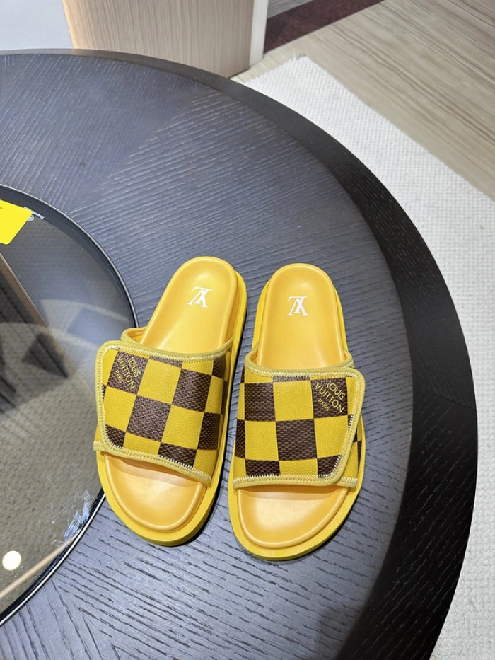 LV SANDALS