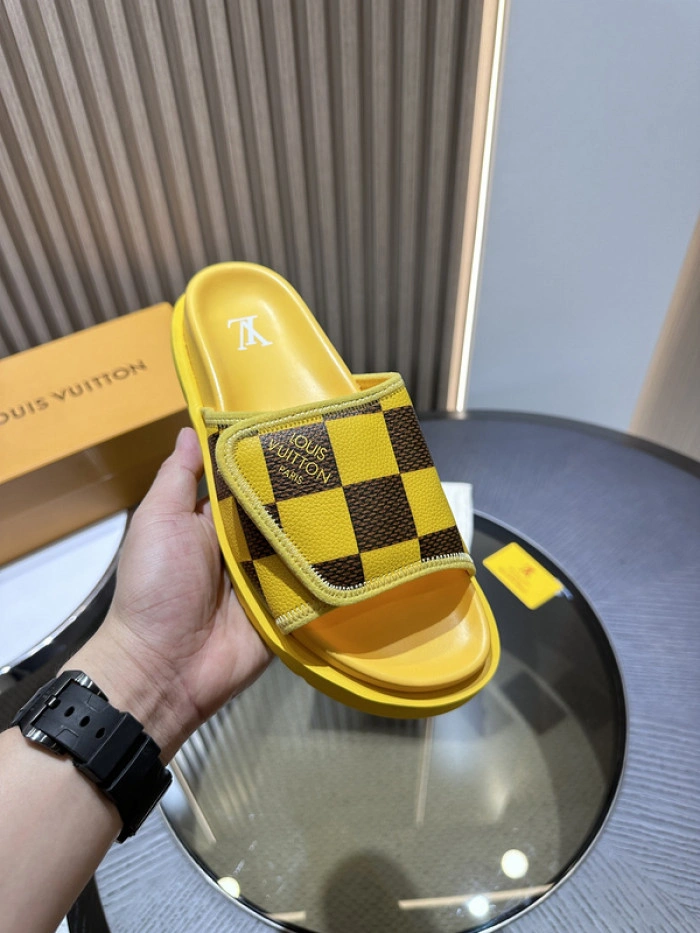 LV SANDALS