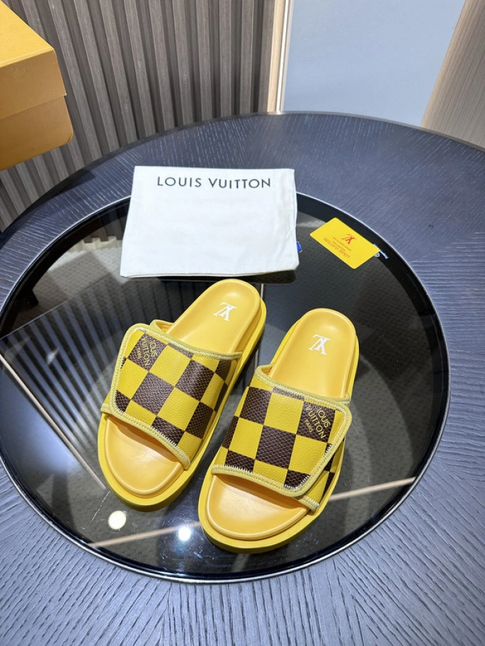 LV SANDALS