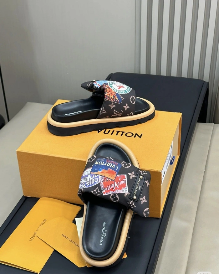 LV SANDALS