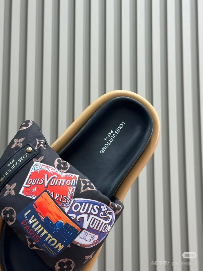 LV SANDALS