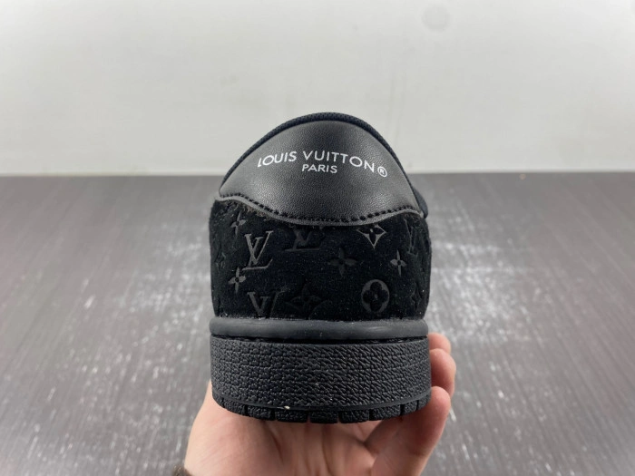 LV SNEAKER LOW
