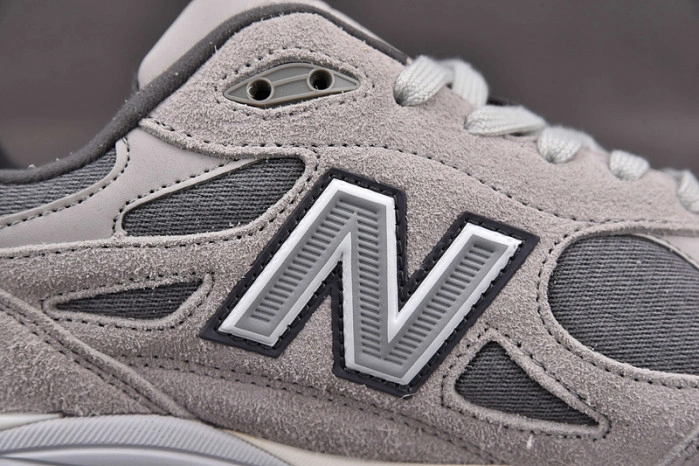 Levi's x New Balance 990 V3 M990LV3