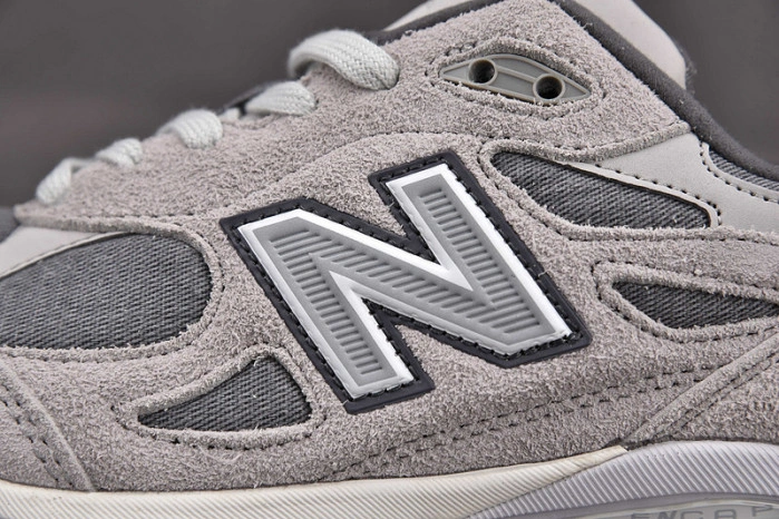 Levi's x New Balance 990 V3 M990LV3