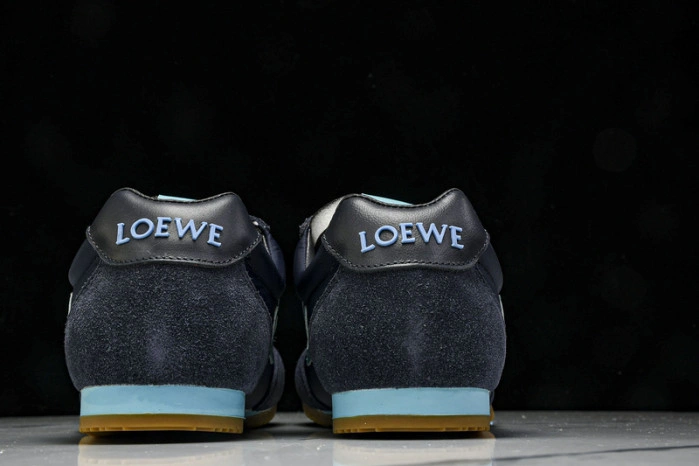 Loe*we Ballet Runner