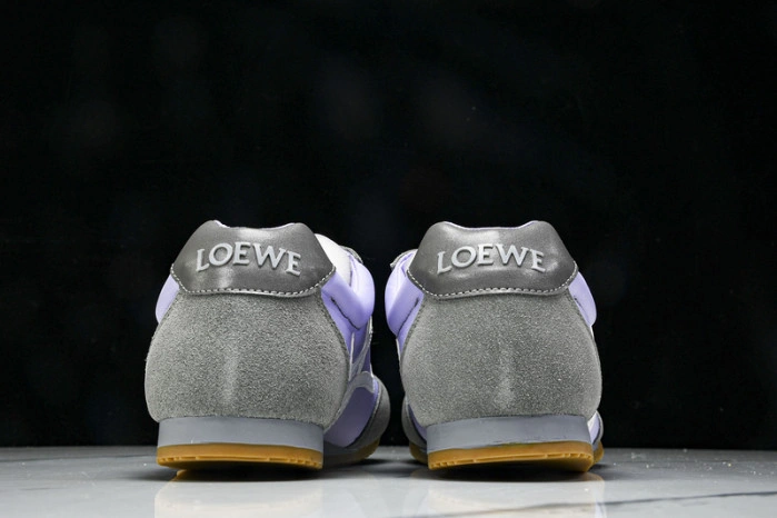 Loe*we Ballet Runner