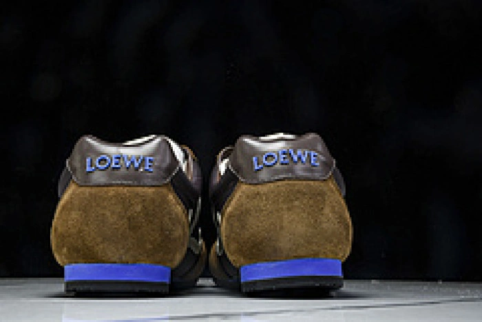 Loe*we Ballet Runner