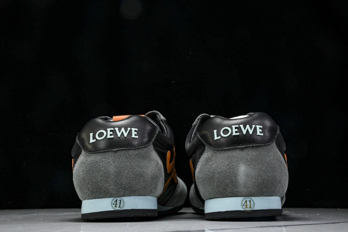 Loe*we Ballet Runner