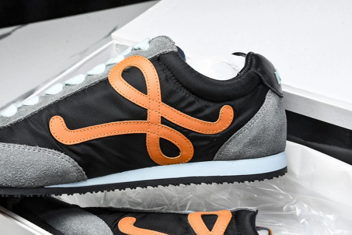 Loe*we Ballet Runner