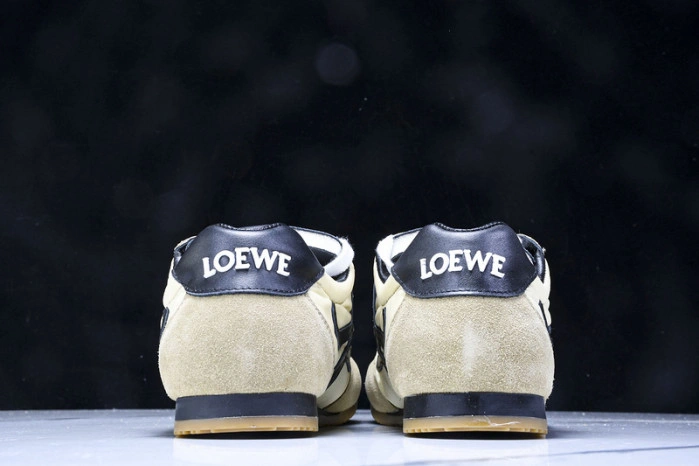 Loe*we Ballet Runner