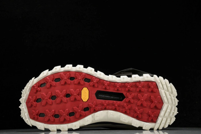MONCLER TRAILGRIP GORE-TEX