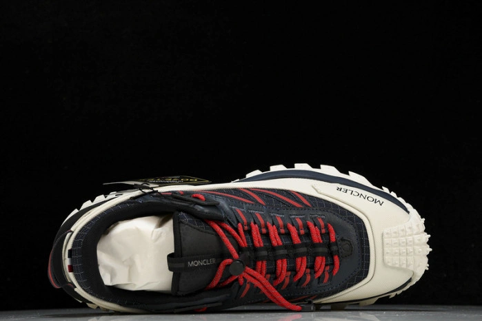 MONCLER TRAILGRIP GORE-TEX