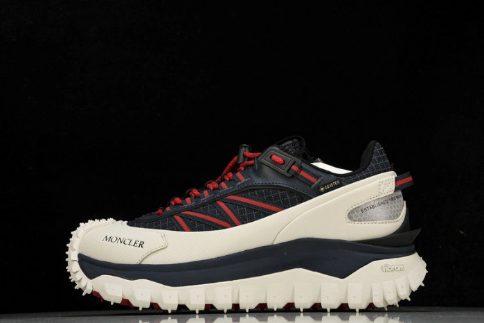 MONCLER TRAILGRIP GORE-TEX
