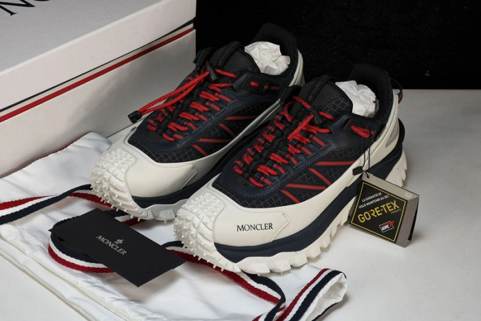 MONCLER TRAILGRIP GORE-TEX